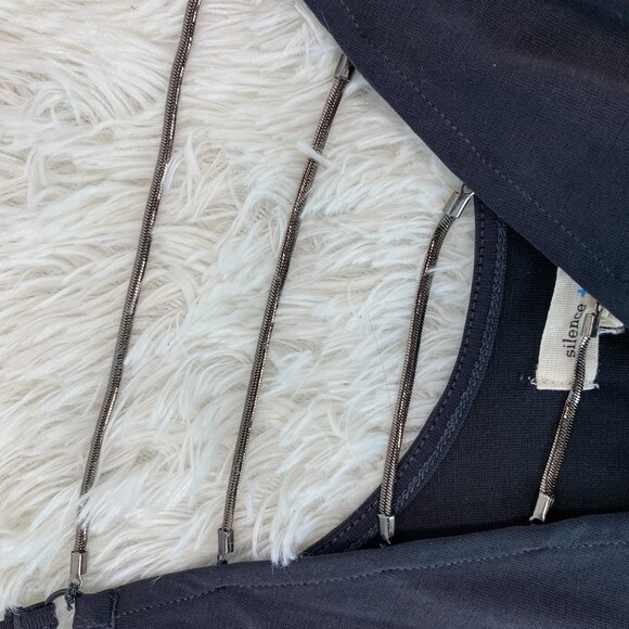 UO Silence and Noise Dark Gray V Neck Metal Chain Tank XS - Picture 5 of 9